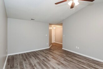 5604 Lyford Ct in Charlotte, NC - Foto de edificio - Building Photo