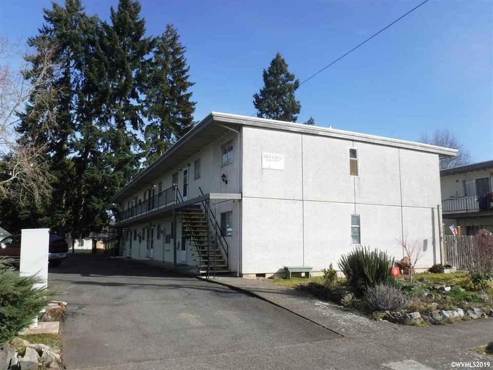 1165 Rural Ave in Salem, OR - Building Photo