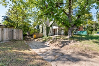 1007 N Yale Ave in Wichita, KS - Building Photo - Building Photo