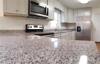 705 S Cherry St in Seneca, SC - Building Photo - Building Photo