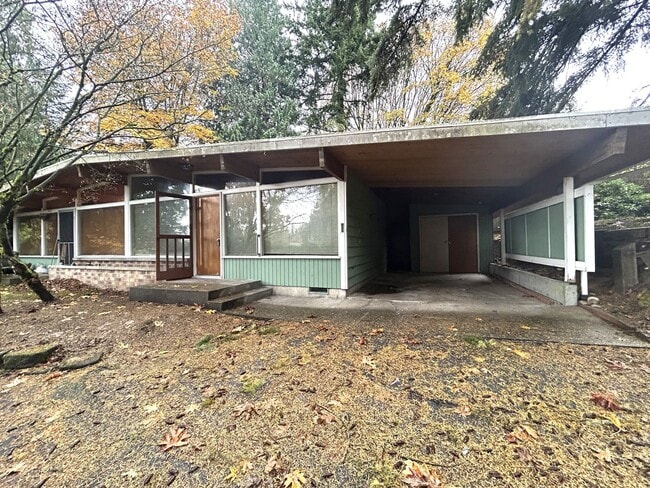 property at 8511-8513 Gold Way