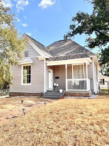 property at 1530 W Woodard St