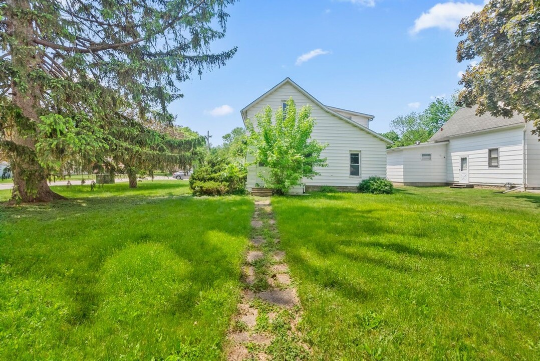 1421 Tremont St in Cedar Falls, IA - Foto de edificio