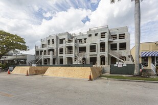 745 12th Ave in Naples, FL - Building Photo