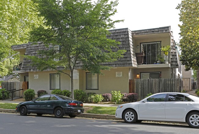 23rd & C Street Apartments in Sacramento, CA - Building Photo - Building Photo