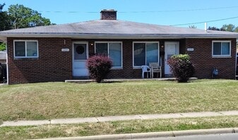 1297 S James Rd in Columbus, OH - Building Photo