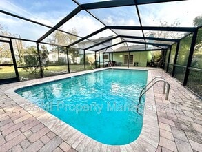 575 E Compton Ct in DeLand, FL - Building Photo - Building Photo