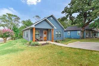 1131 W Owings St in Denison, TX - Building Photo - Building Photo