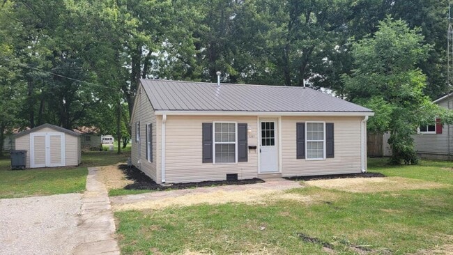 1307 S Massachusetts Ave in Portland, IN - Building Photo - Building Photo