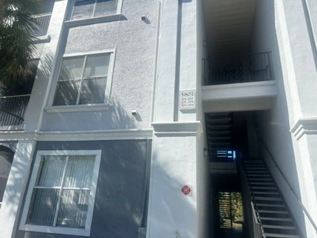 5807 Legacy Crescent Pl in Riverview, FL - Building Photo - Building Photo