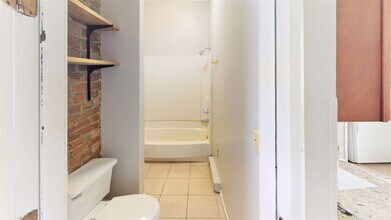 426 Ada St in Cincinnati, OH - Building Photo - Building Photo