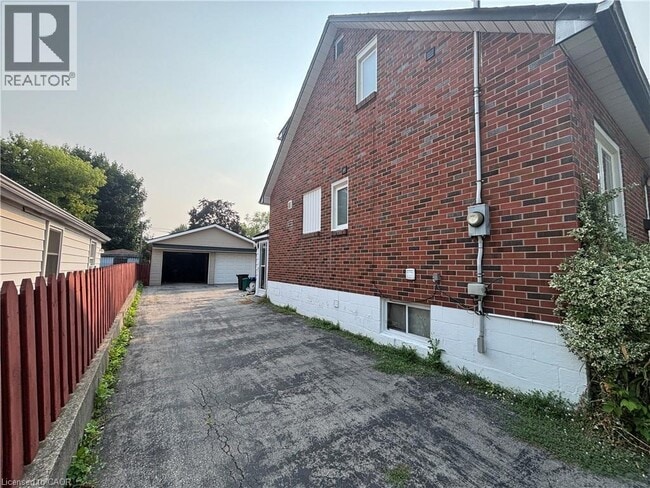 248 Felan Ave in Oakville, ON - Building Photo - Building Photo