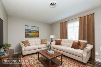 9402 Devonshire Blvd in Jacksonville, FL - Foto de edificio - Building Photo