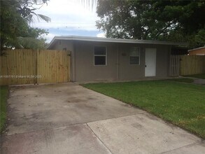 4510 SW 38th St in West Park, FL - Building Photo - Building Photo