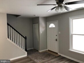 526 Barrington Ct in Sellersville, PA - Building Photo - Building Photo