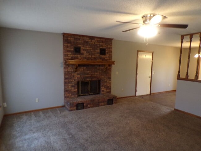 309 E Emerald Dr in Enterprise, AL - Building Photo - Building Photo