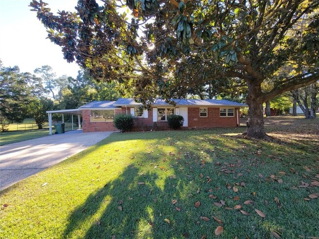 property at 950 Karen Rd