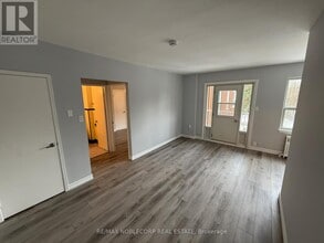 1315 Bayview Ave in Toronto, ON - Building Photo - Building Photo