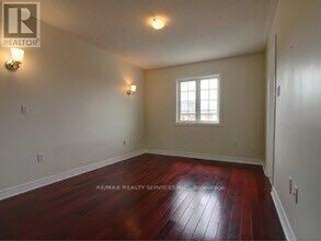 120 Railroad St in Brampton, ON - Building Photo - Building Photo