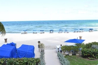 17555 Collins Ave in Sunny Isles Beach, FL - Building Photo - Building Photo