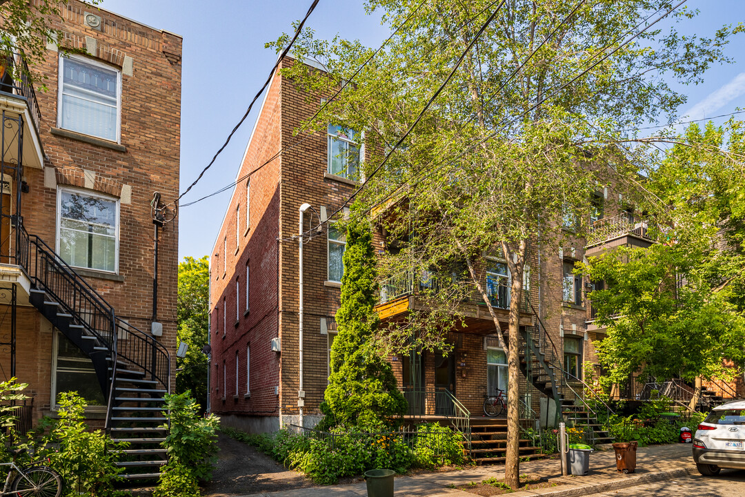 2214-2224 De La Visitation Rue in Montréal, QC - Building Photo