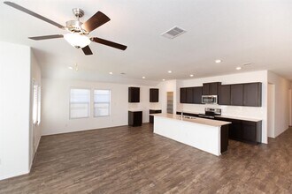 1003 Honey Locust Wy in Hutto, TX - Building Photo - Building Photo