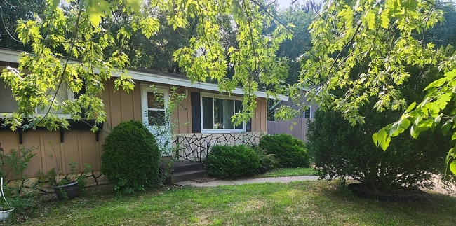 property at 2934 S Marion Rd