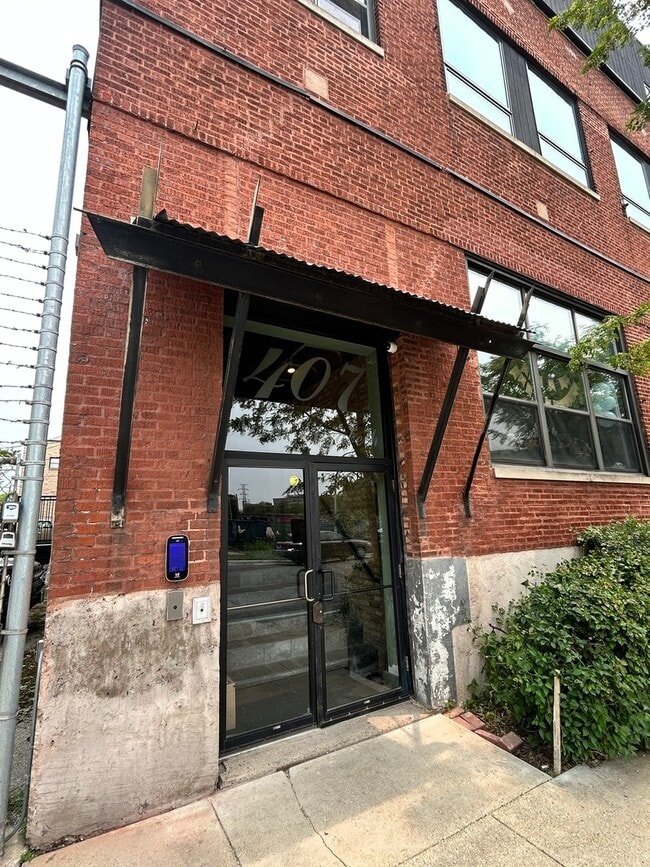 407 N Elizabeth St in Chicago, IL - Building Photo - Building Photo