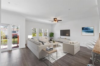 Orchid Grove Townhomes in Pompano Beach, FL - Foto de edificio - Building Photo