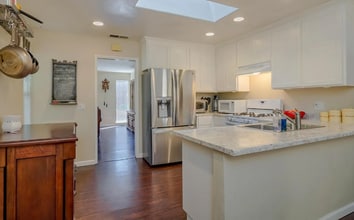 5614 Tarwood Way in Sacramento, CA - Foto de edificio - Building Photo