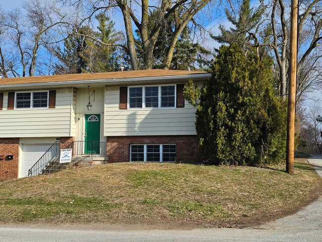 property at 120-122 Sand Ridge Rd
