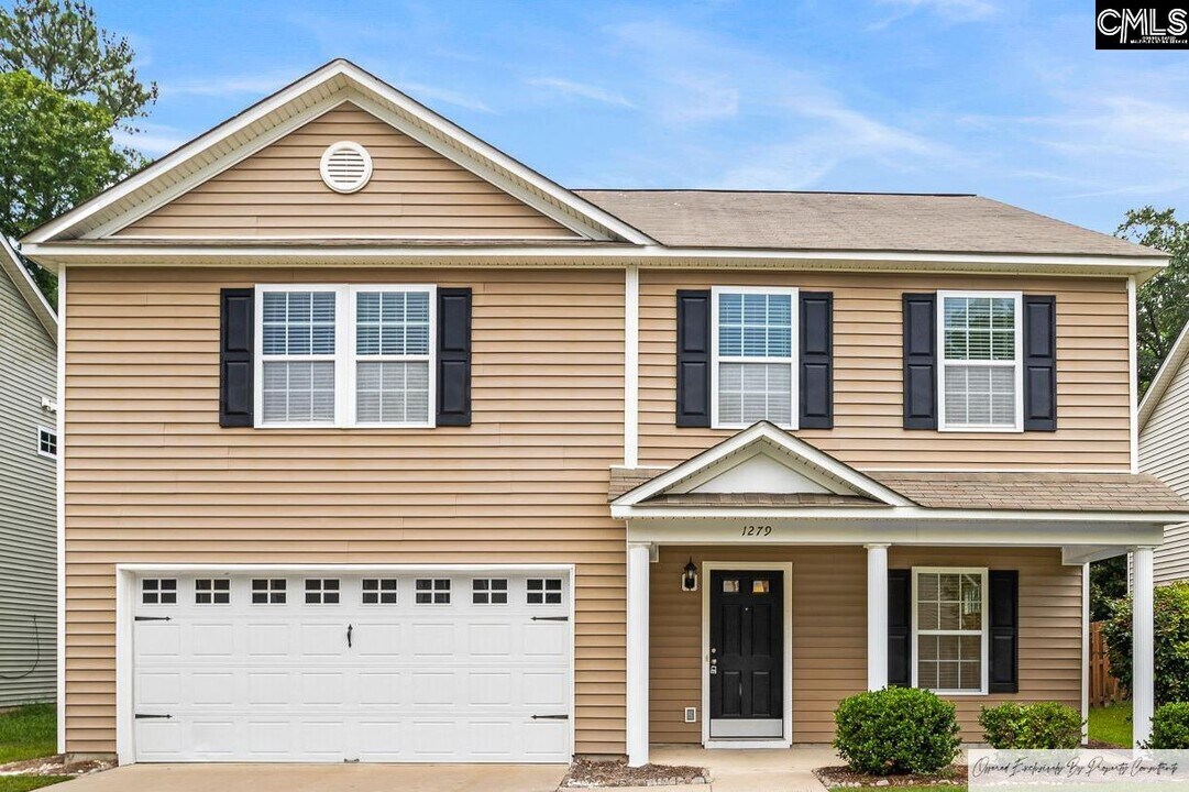 1279 Green Turf Ln in Elgin, SC - Building Photo