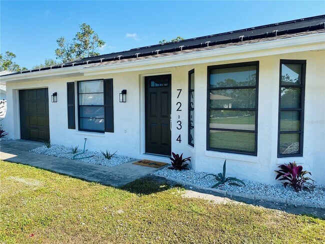 7234 Maguire Ln in Englewood, FL - Building Photo - Building Photo
