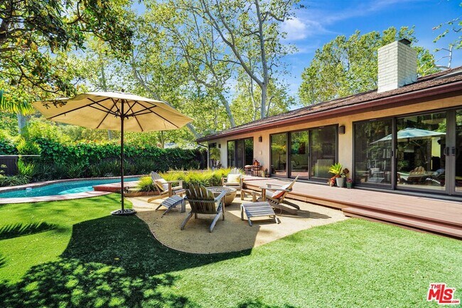 30612 Sicomoro Dr in Malibu, CA - Building Photo - Building Photo