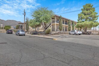 3300 Hayes Ave in El Paso, TX - Building Photo - Building Photo