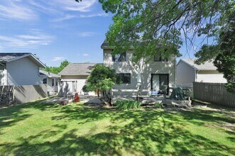 436 Dutch Hill Dr in Lansing, MI - Building Photo - Building Photo