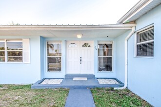 179 Sea Park Blvd in Satellite Beach, FL - Building Photo - Building Photo