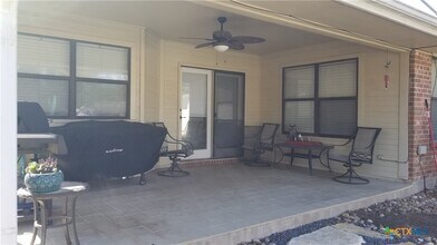 329 Paisano St in New Braunfels, TX - Building Photo - Building Photo