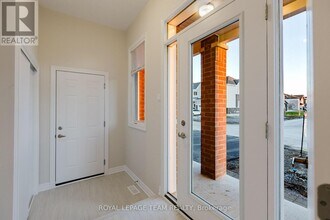 180 Ryan Reynolds Wy in Ottawa, ON - Building Photo - Building Photo