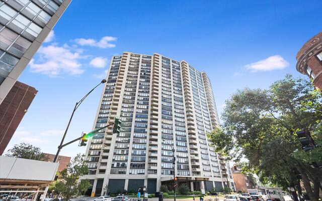property at 3930 N Pine Grove Ave