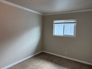 410 Buckeye Terrace in Redding, CA - Building Photo - Building Photo