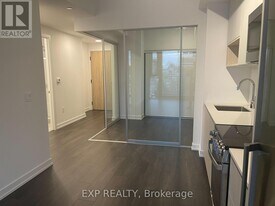 799 The Queensway in Toronto, ON - Building Photo
