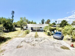 605 64th Ave W in Bradenton, FL - Building Photo - Building Photo