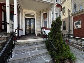 21 Sherman Pl in Jersey City, NJ - Building Photo - Building Photo