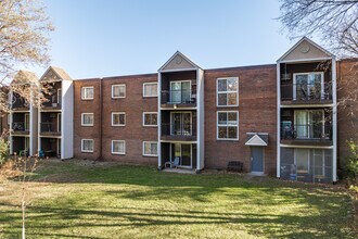 Dale Terrace in Roseville, MN - Foto de edificio - Building Photo