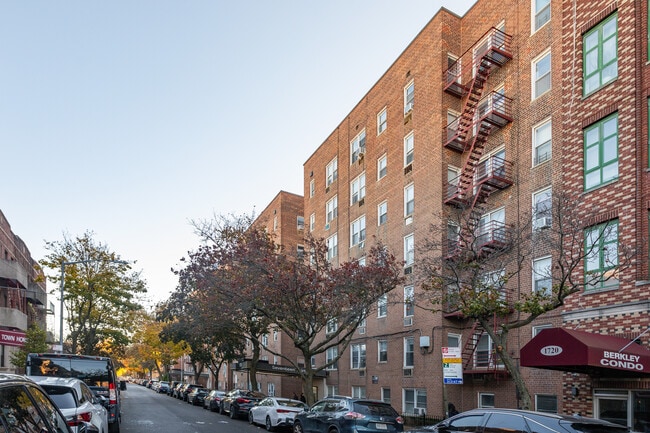 1730 E 14th St in Brooklyn, NY - Foto de edificio - Building Photo