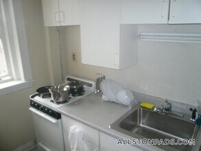 1185 Commonwealth Avenue in Boston, MA - Building Photo - Building Photo