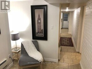 201 Madison Ave in Toronto, ON - Building Photo - Building Photo