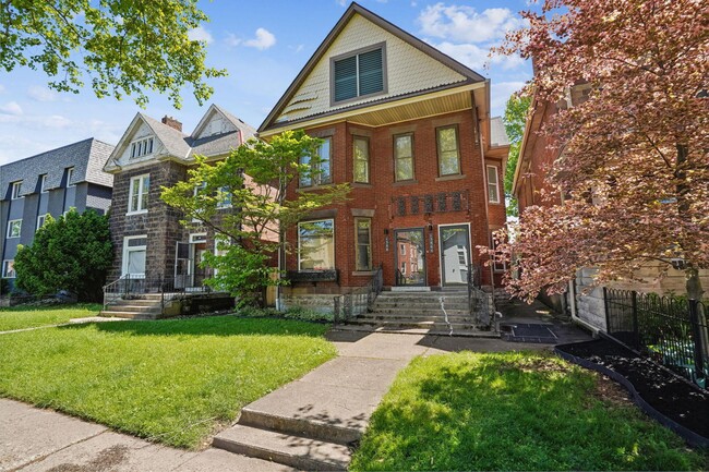 1386 Neil Ave in Columbus, OH - Building Photo - Building Photo