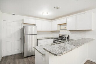 614 Torreon St in San Antonio, TX - Foto de edificio - Building Photo